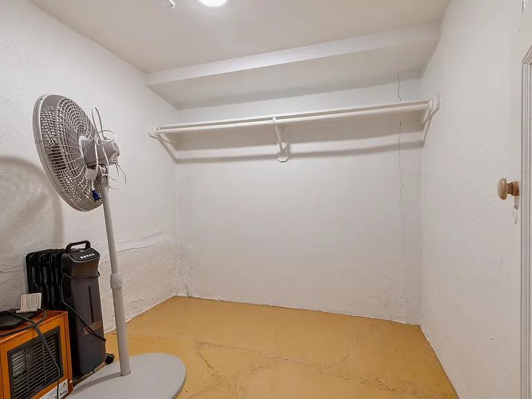 1501 West 9th Street — Photo 13