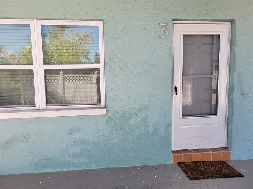 2 bed, 1.0 bath, 725 sqft, $2,250 — Photo 2