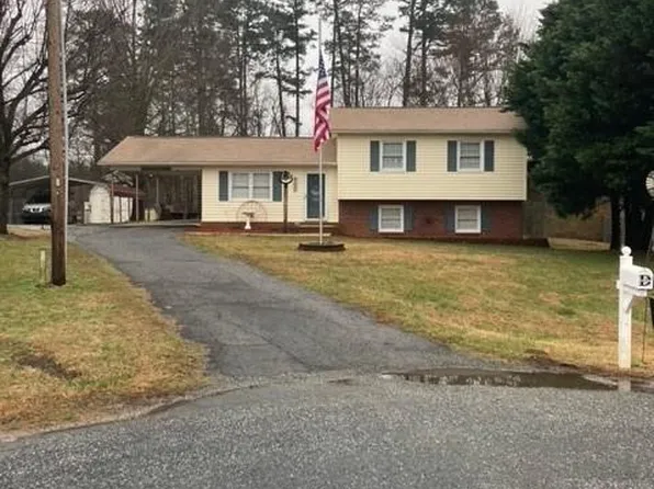 108 Ember Ct, King, NC 27021