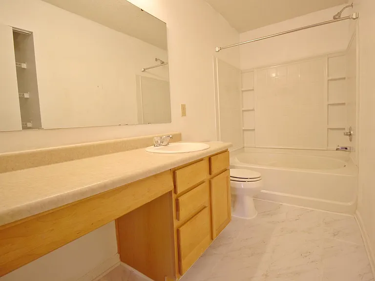 945 Shenandoah Way — Photo 17