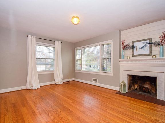 5th image of 2741 Avenel Ave SW