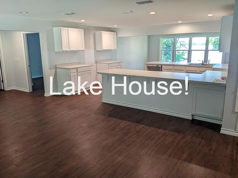 7464 Love Cir — Photo 13