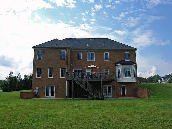 2nd image of 133 Beacon Hill Pl