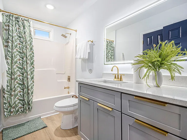 260 Aurora Ave NW — Photo 8