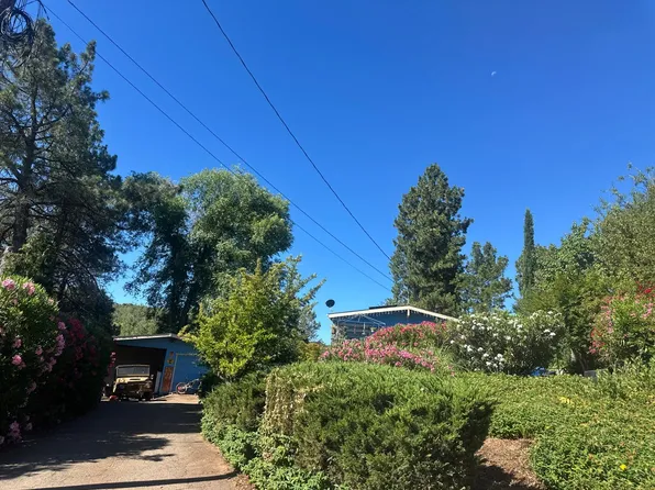 10709 Paradise Ct, Kelseyville, CA 95451