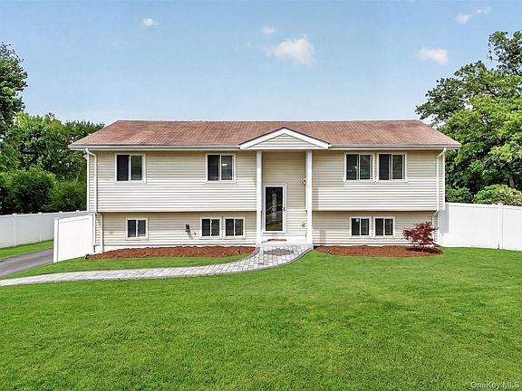 4th image of 10 Tanglewood Drive