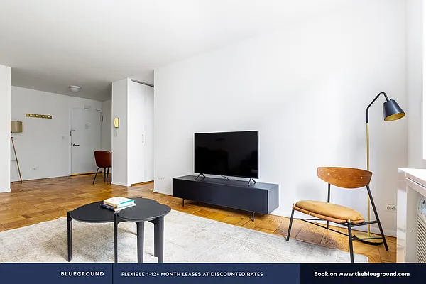 Rented by The Blueground | media 38