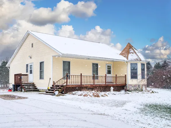 2977 Oakley Rd, Stockbridge, MI 49285