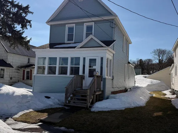 1004 John St, Sault Sainte Marie, MI 49783