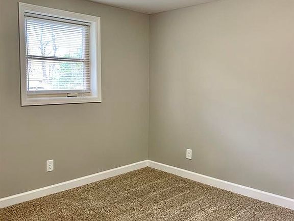 3rd image of 455 Circle Dr APT C