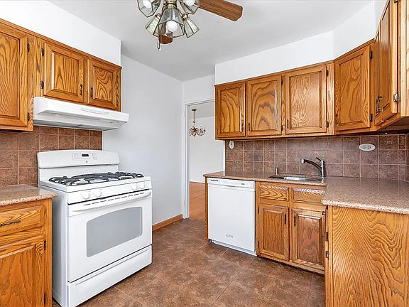 4th image of 18-55 Corporal Kennedy St APT 3B