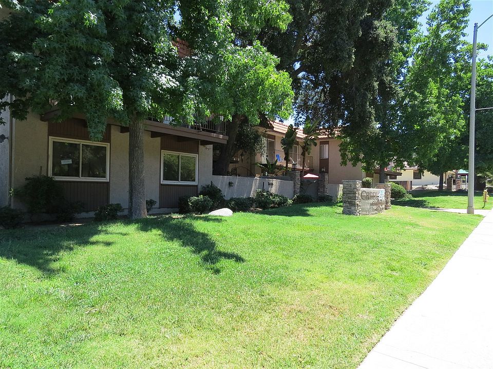 2nd image of 2616 Alpine Blvd Unit 1