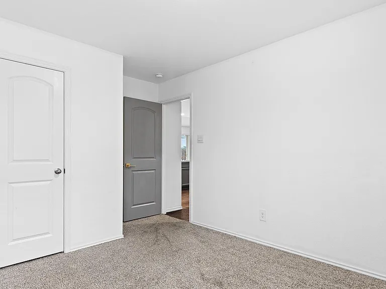 2326 Spruce Cliff Ln — Photo 21