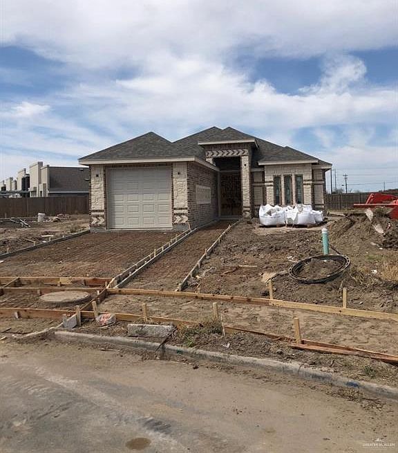 2nd image of 2005 Stardust Ln