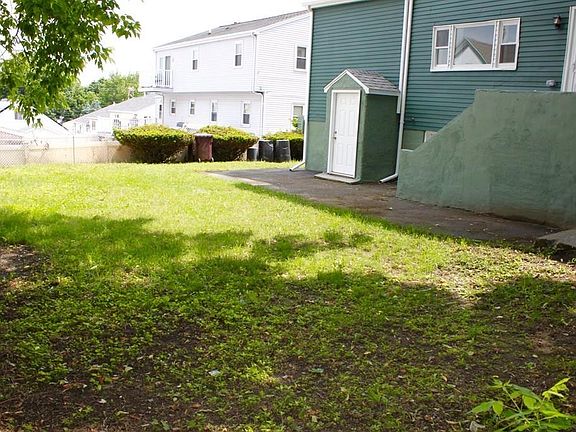 3rd image of 21 South Ave