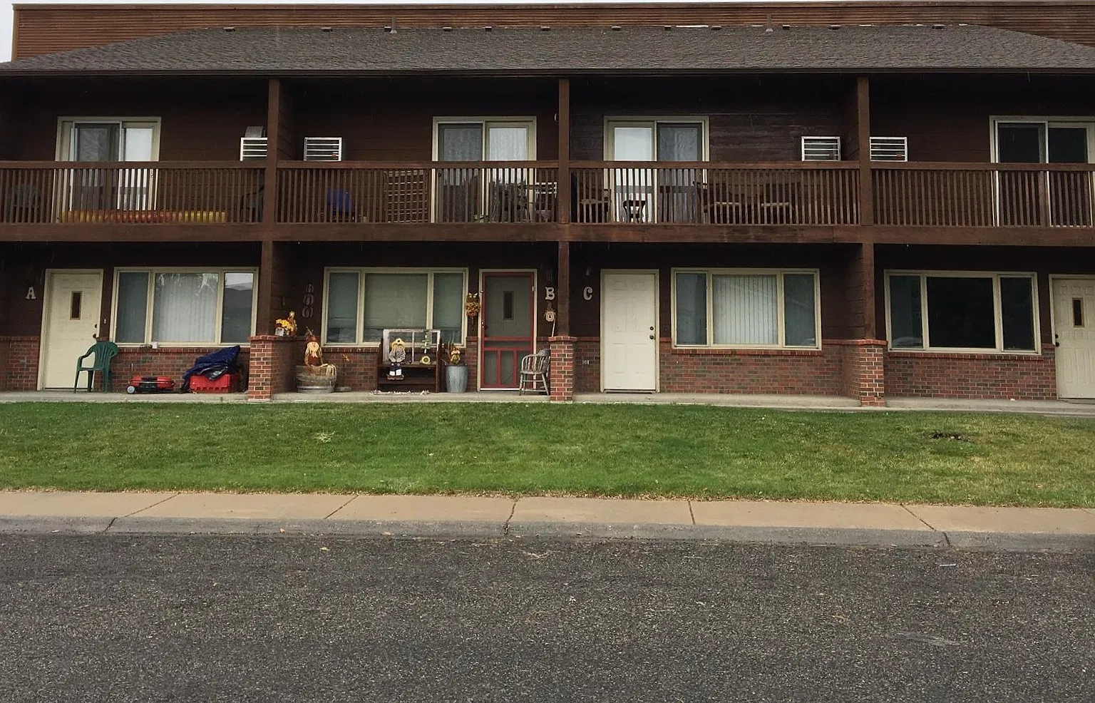 1350 Panners Place - H — Photo 1