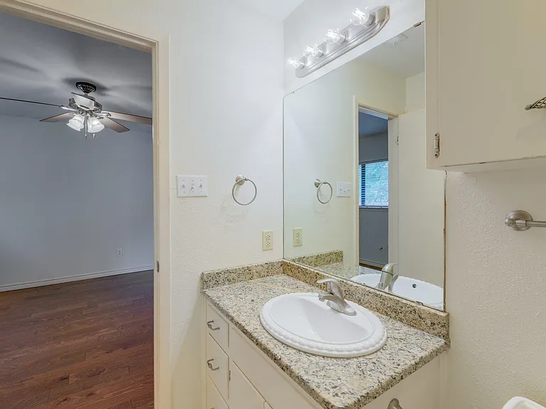 1802 Rawhide Dr #B — Photo 11