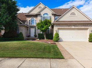 21401 Gentry Dr, Macomb, MI 48044