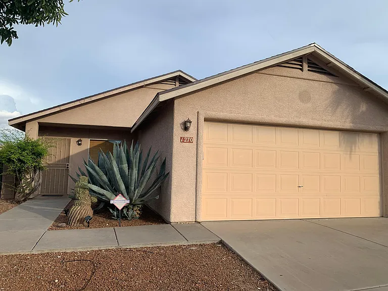 1270 N Falcon Ridge Dr — Photo 1