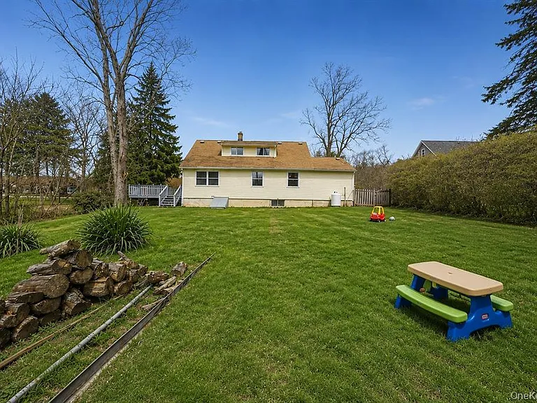 785 Locksley Rd — Photo 16