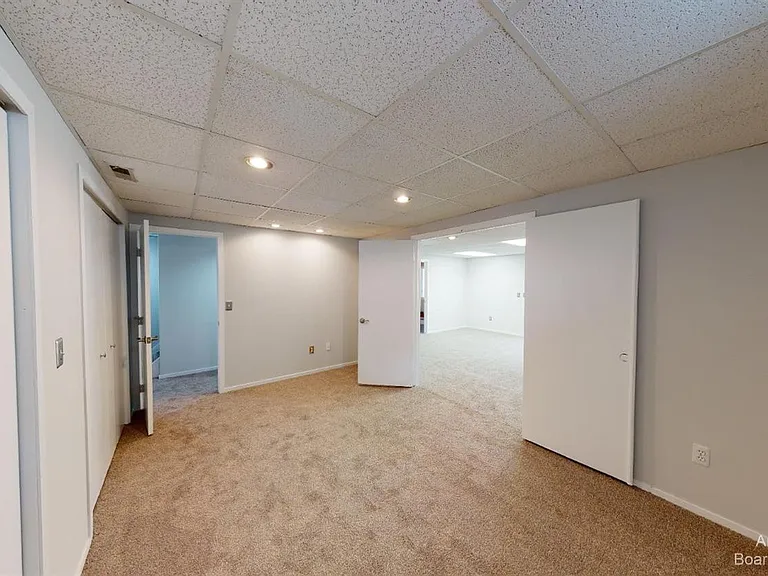 1280 Sunset Rd — Photo 43