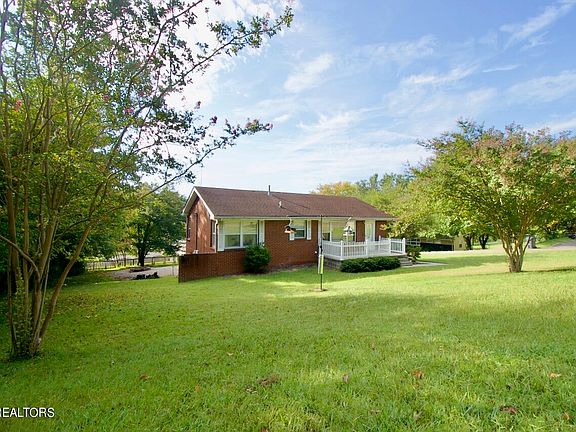 2nd image of 4932 Azalea Dr