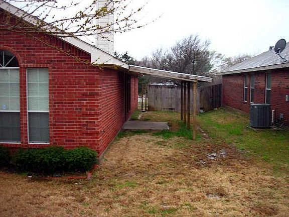 3rd image of 2602 Pearl St