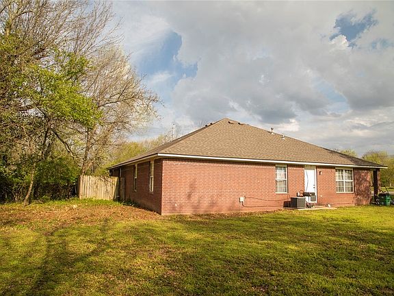 3rd image of 7309-7311 W Wedington Dr #7313