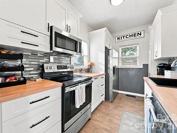 3rd image of 213 Colombo St NW