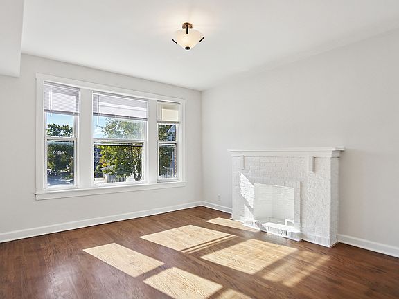2nd image of 3726 W Montrose Ave #2