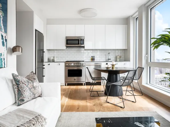 125 Delancey Street 806 image 14 of 14