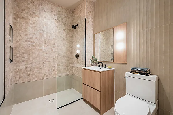 Bathroom, photo 1