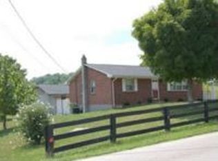 2600 Stacy Lane Rd APT 215, Irvine, KY 40336