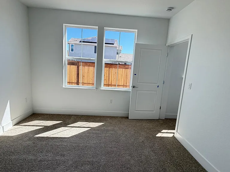 8563 Zeke Dr — Photo 10