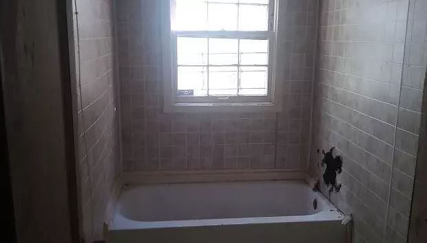 2nd image of 3936 Ilano Dr