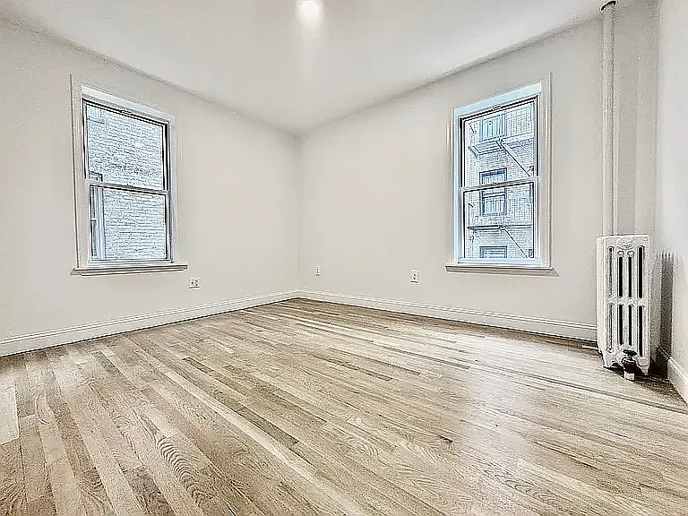 Building Photo - 187 Pinehurst Ave #5G