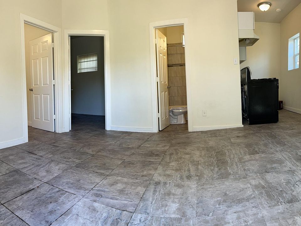 1st image of 842 Texas Ave #3