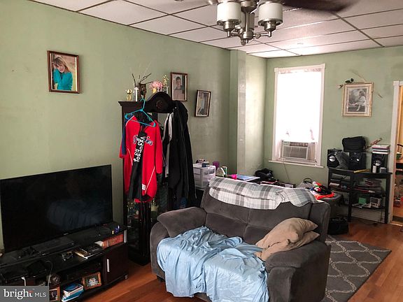 2nd image of 2505 E Clearfield St