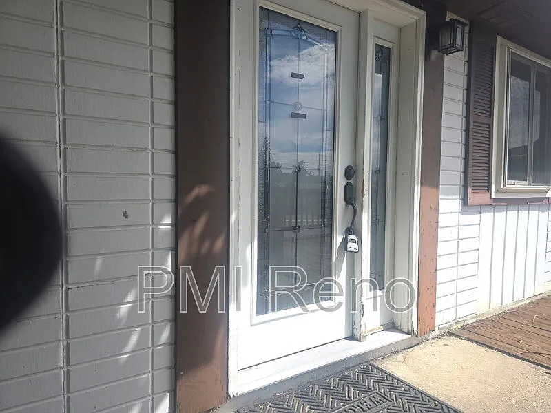 3 bed, 2.0 bath, 1508 sqft, $2,460 — Photo 2