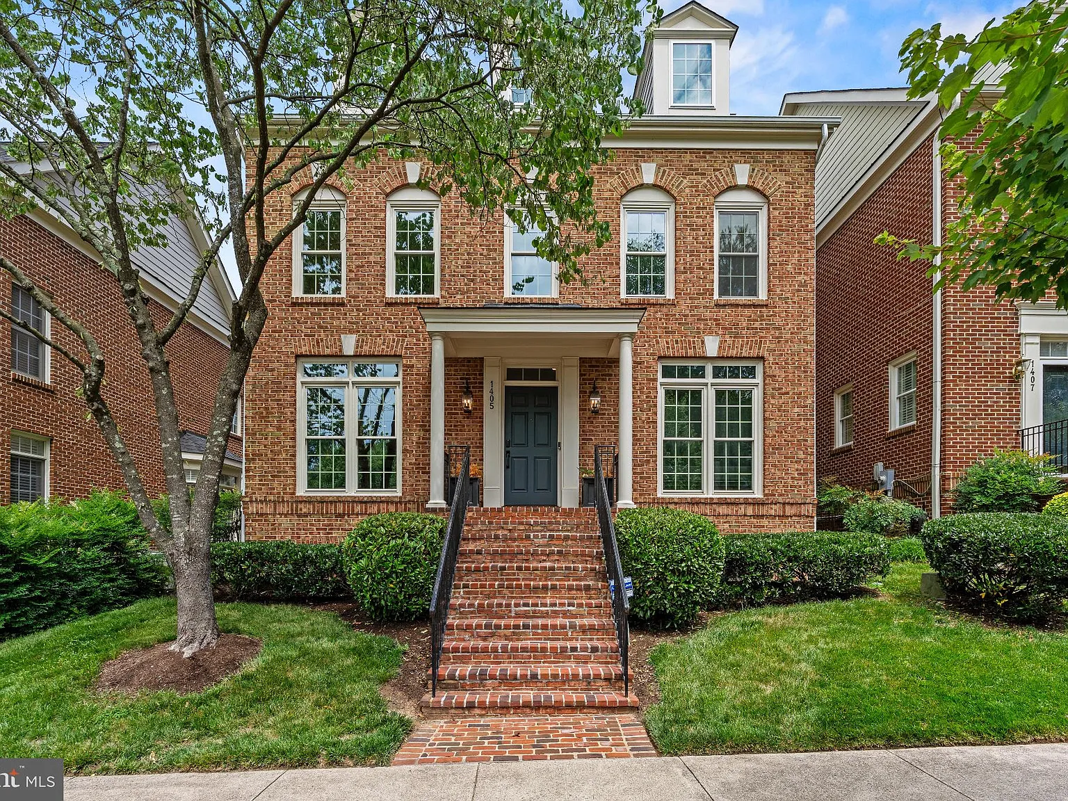 5 bed, 4.5 bath, 3625 sqft, $9,000 — Photo 1
