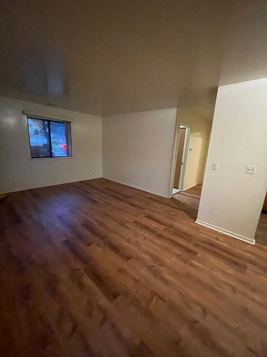 Building Photo - 1509 Russell Ave #1