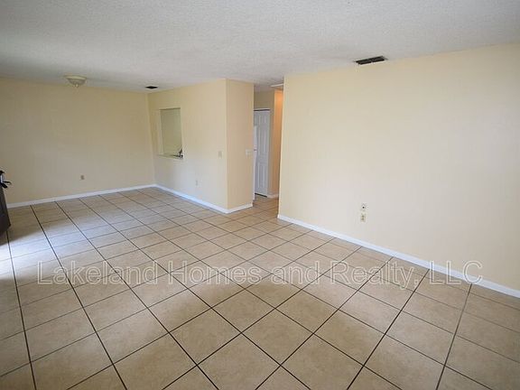 3rd image of 6060 Hilltop Ln W