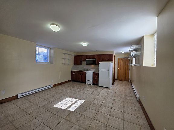 3rd image of 32 Elm St APT B2