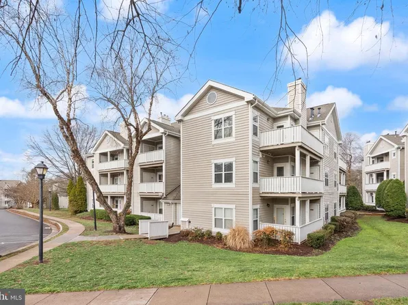 14304 Rosy Ln APT 12, Centreville, VA 20121