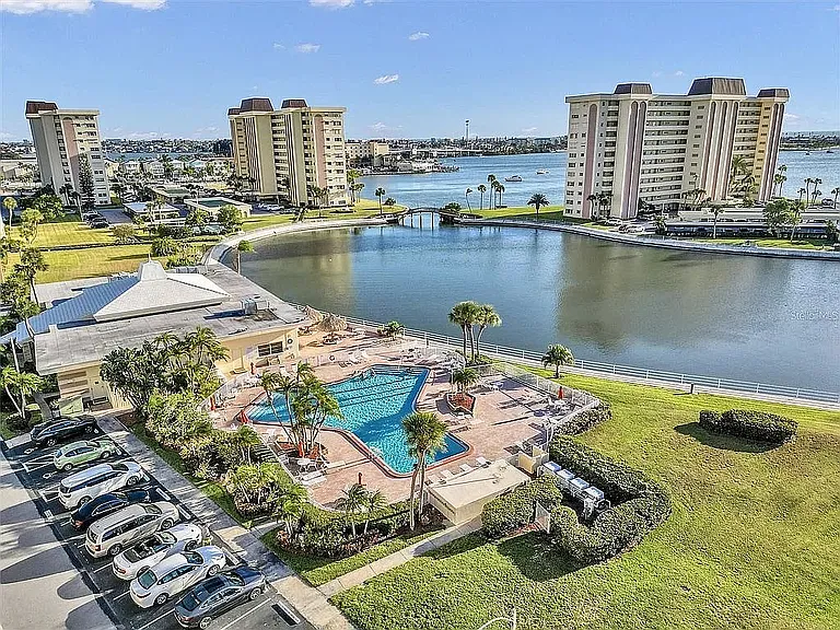 4750 Cove Cir #503 — Photo 32