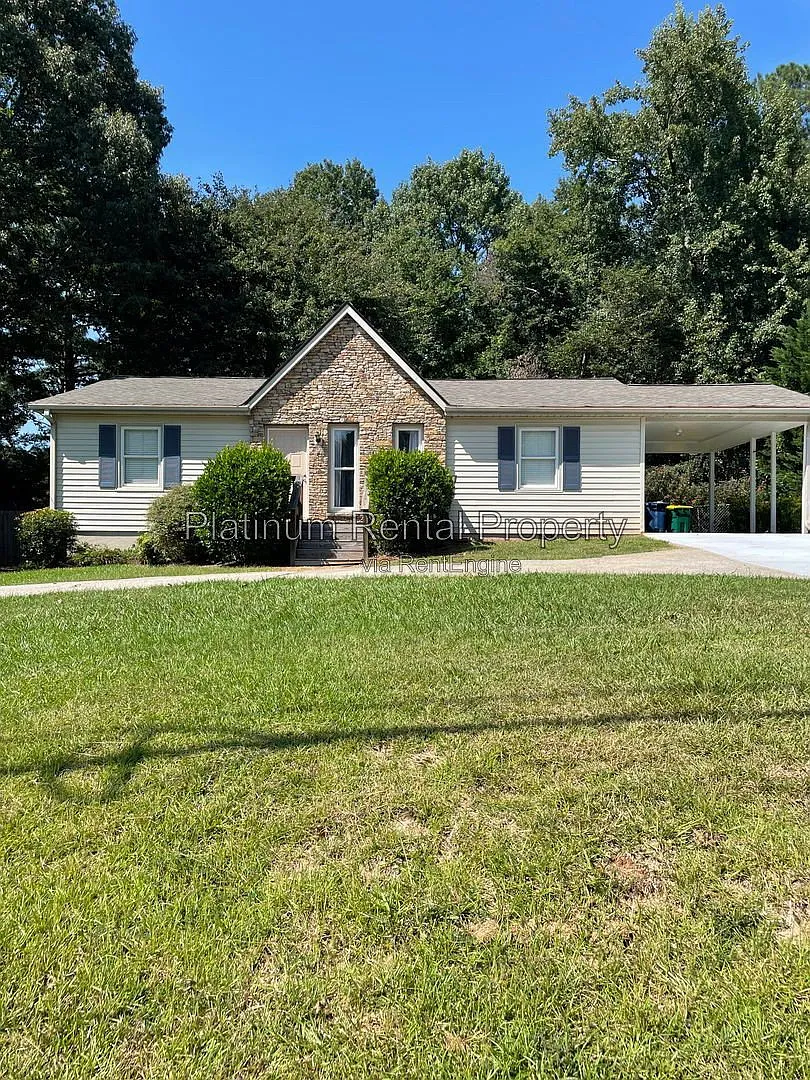 3 bed, 2.0 bath, 1315 sqft, $1,999 — Photo 1