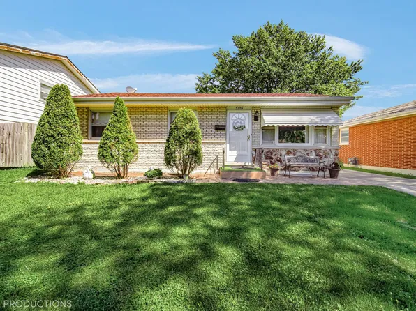 3209 Hopkins St, Steger, IL 60475