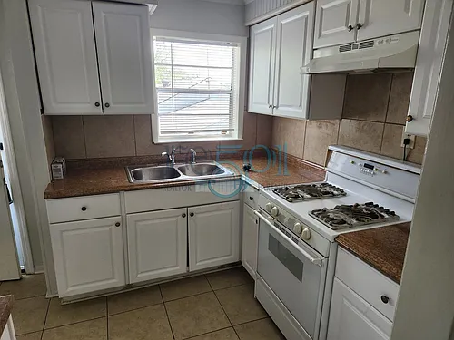 1015 N Fillmore St Photo 1