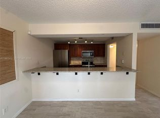 1691 Fairway Rd, Hollywood, FL 33026