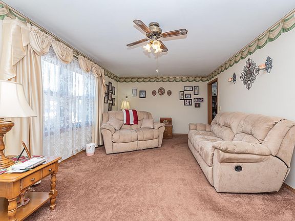 3rd image of 3 Cottonwood Glen Dr